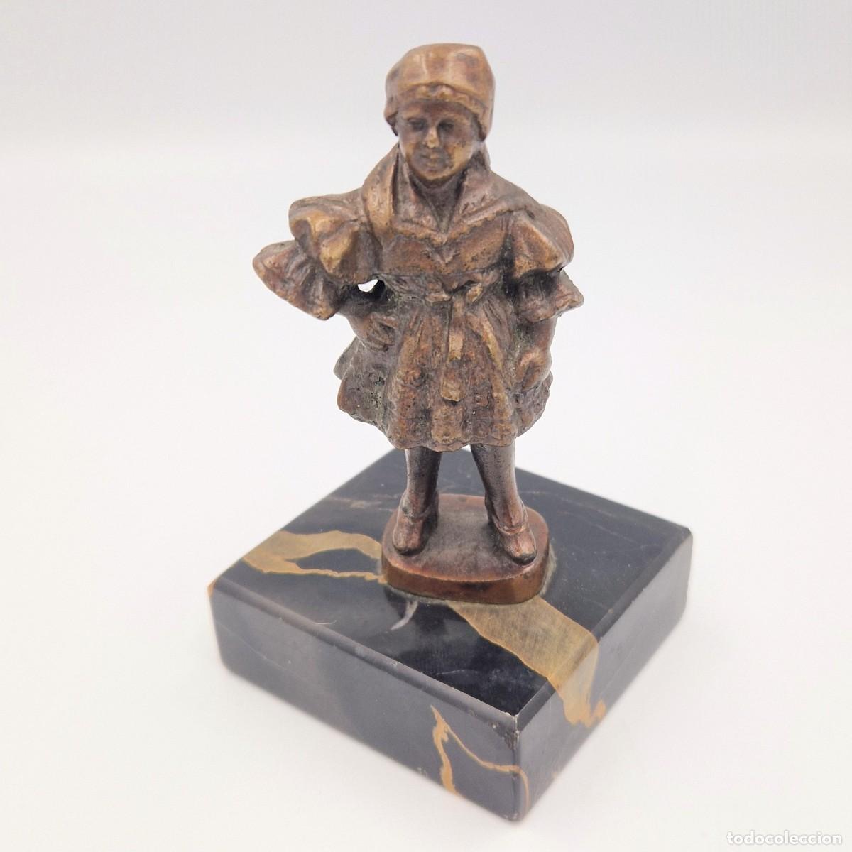 Vintage: Figura de bronce sobre base de m&aacute;rmol. 1880 - 1900 - Foto 1