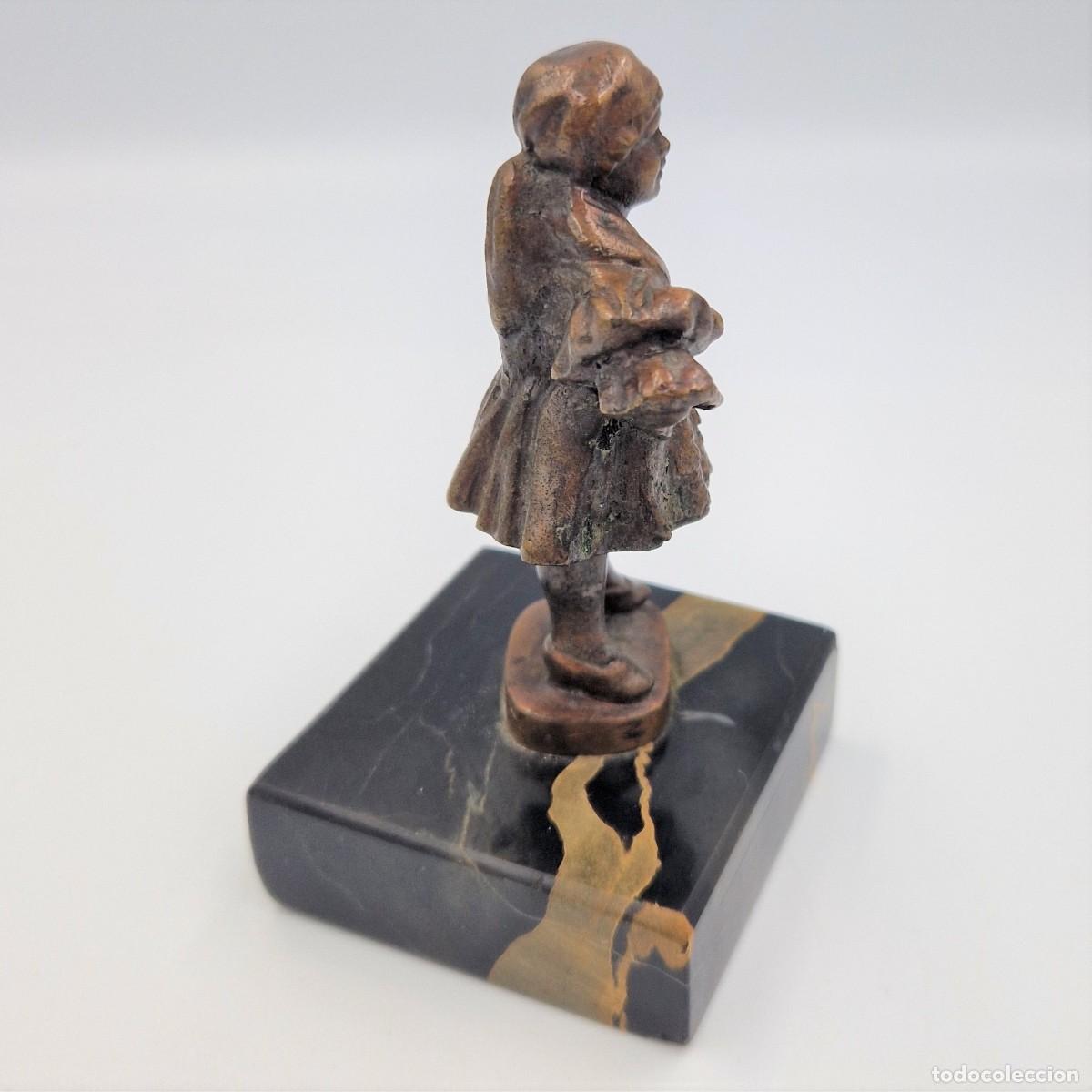 Vintage: Figura de bronce sobre base de m&aacute;rmol. 1880 - 1900 - Foto 2