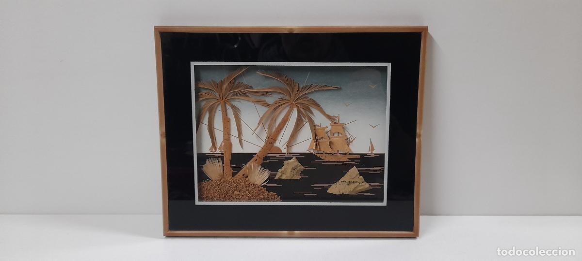 Vintage: BONITO CUADRO DETALLES REALIZADOS EN CORCHO ENMARCADO . ESPA&Ntilde;A . A&Ntilde;OS 70 . FRENTE 26 CM