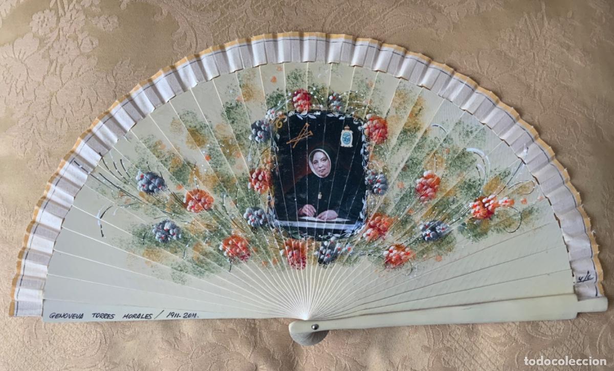 Vintage: ABANICO DE MADERA PINTADO A MANO MADRE GENOVEVA TORRES