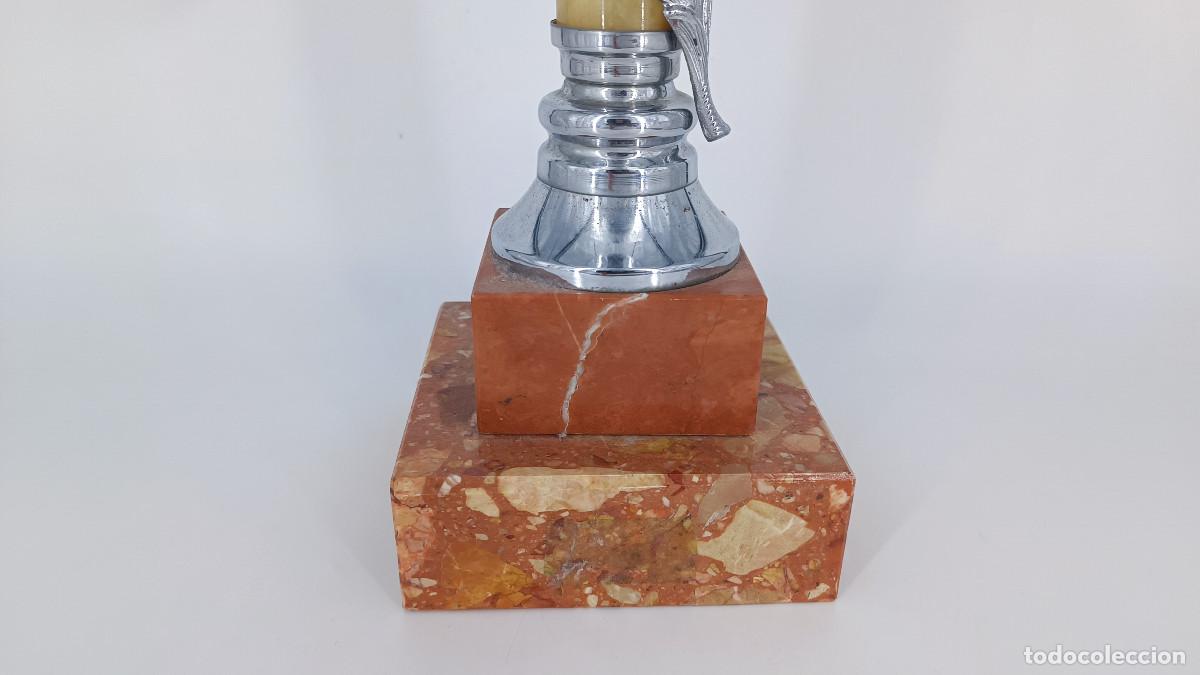 Vintage: Trofeo de metal en base de m&aacute;rmol - Foto 5