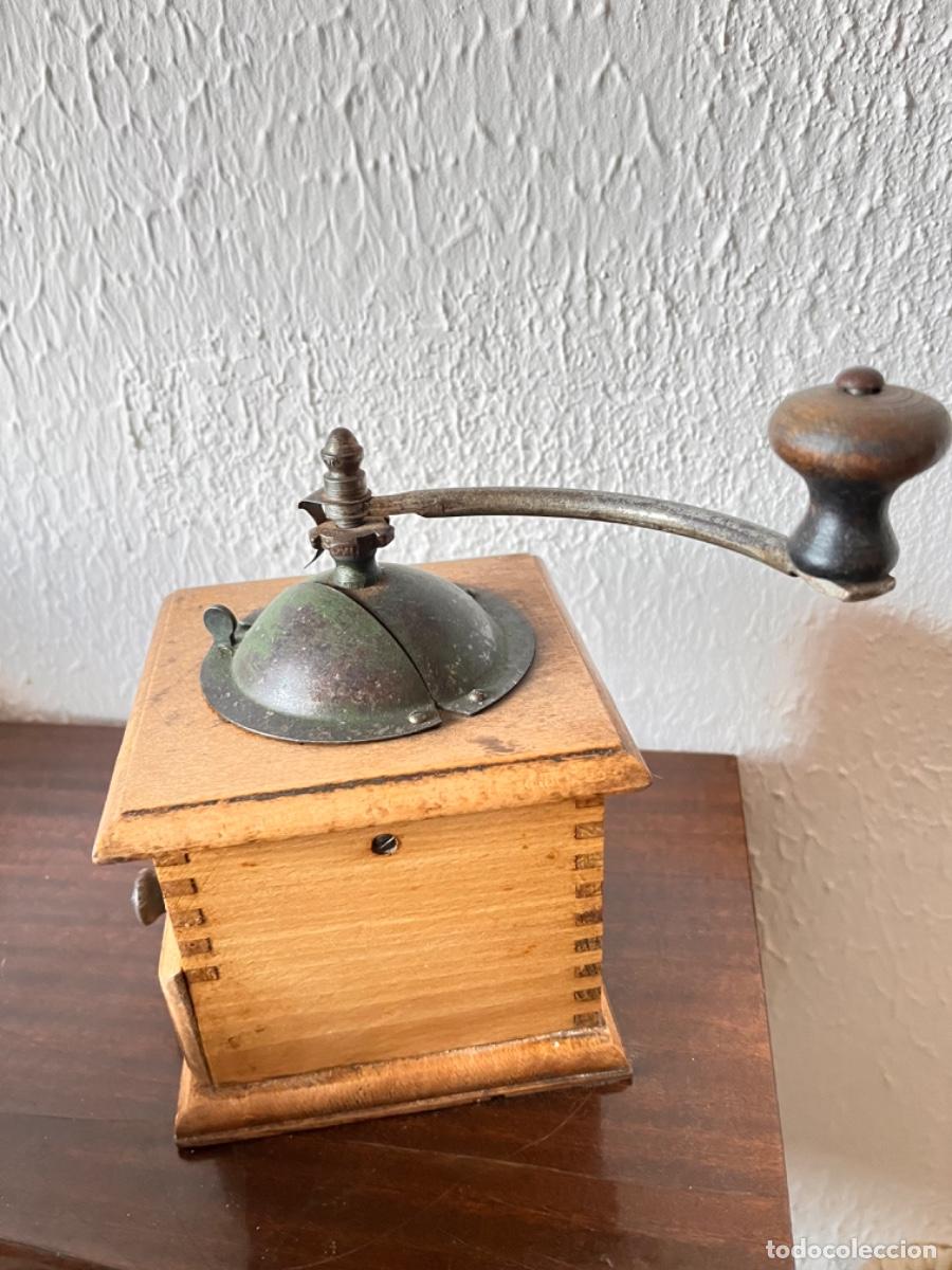 Vintage: Molinillo de caf&eacute; antiguo de madera - Foto 2
