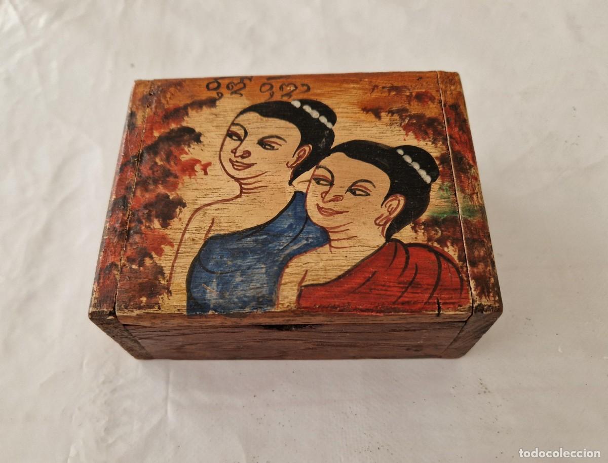 Vintage: CAJA MADERA ASIATICA PINTADA A MANO - Foto 1