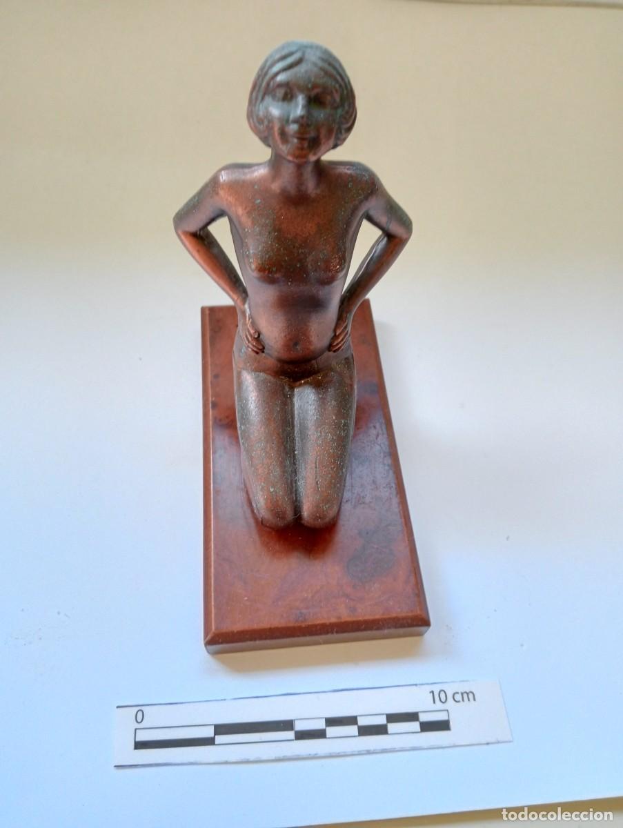 Vintage: Figura de bronce de estilo modernista