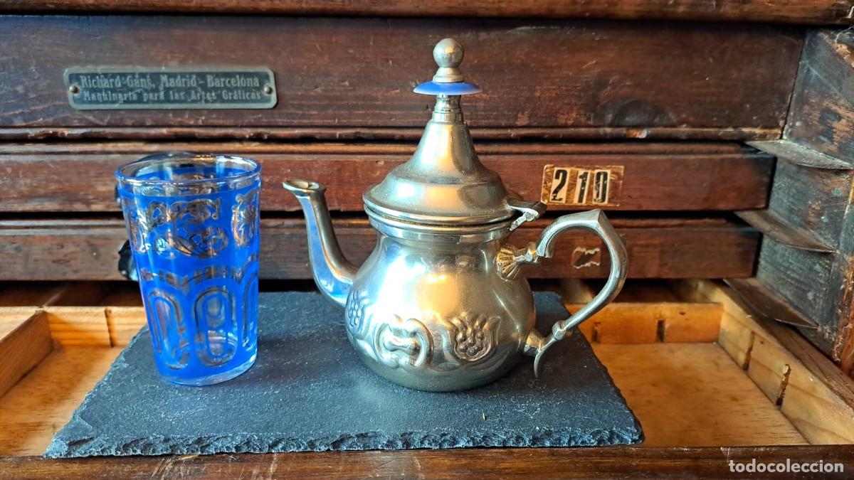 Vintage: TETERA Marroqu&iacute; Metal Plateado con su Vaso de Cristal MARRUECOS