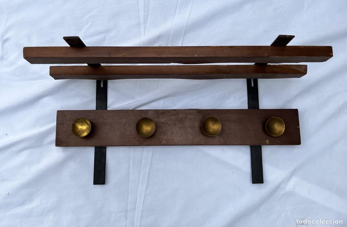 Vintage: Colgador de madera con estante