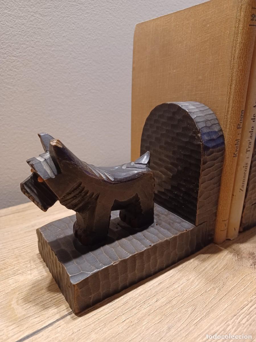 Vintage: Sujeta libros de madera figuras de perros. - Foto 2