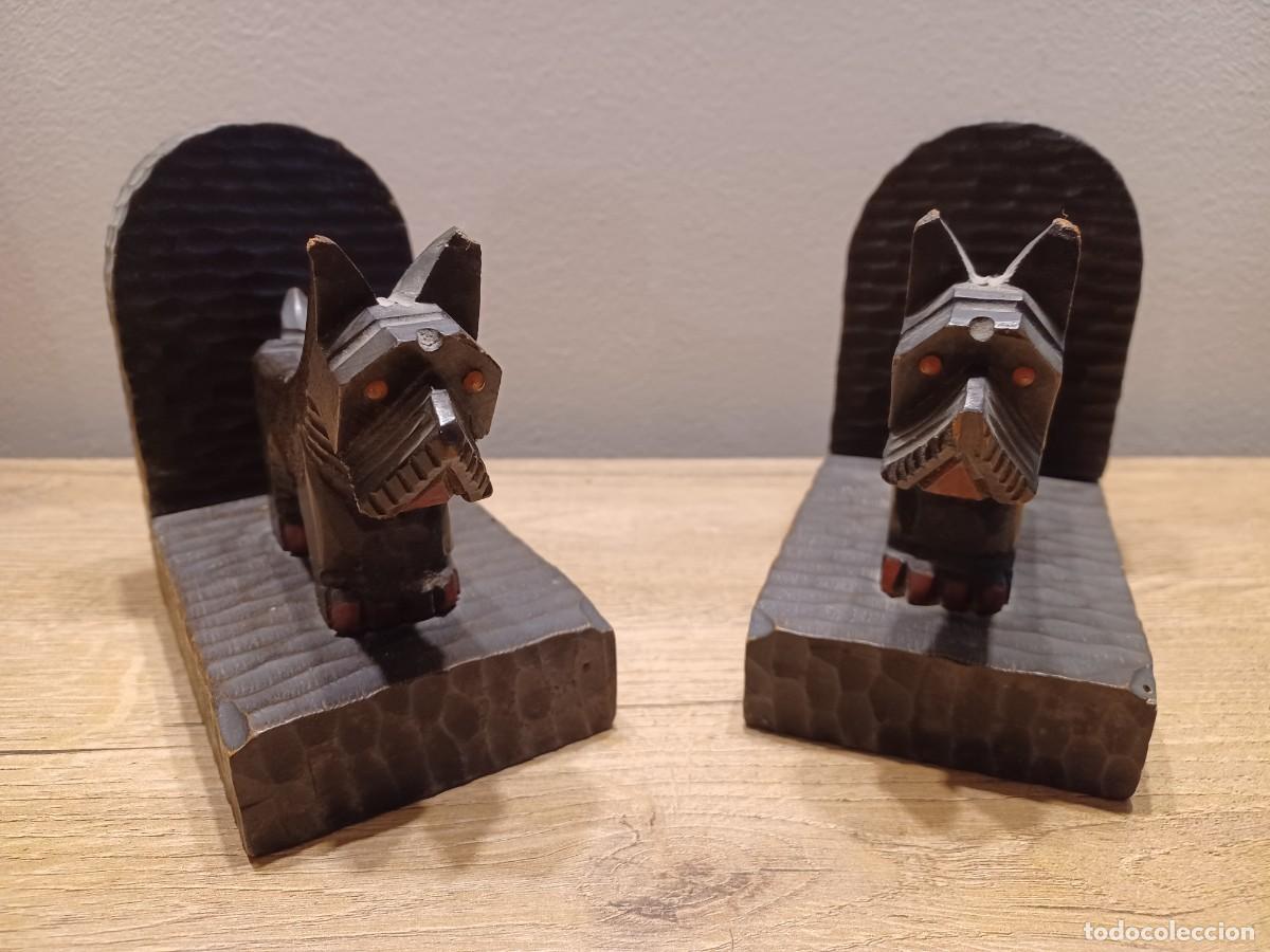 Vintage: Sujeta libros de madera figuras de perros. - Foto 8