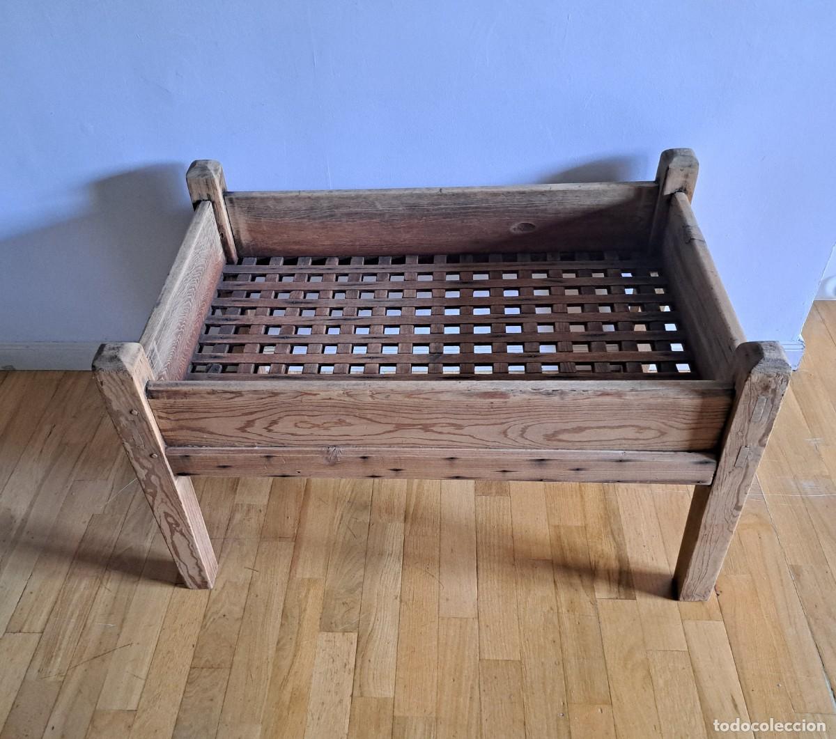 Vintage: ANTIGUA Y PRECIOSA MESA DE MADERA - SE UTILIZABA PARA HACER VINO SE PONIA LA UVA Y CON LA MADERA QUE