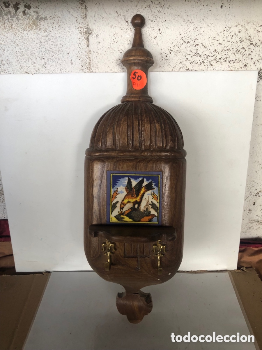Vintage: percha de madera tallada con azulejo - Foto 1