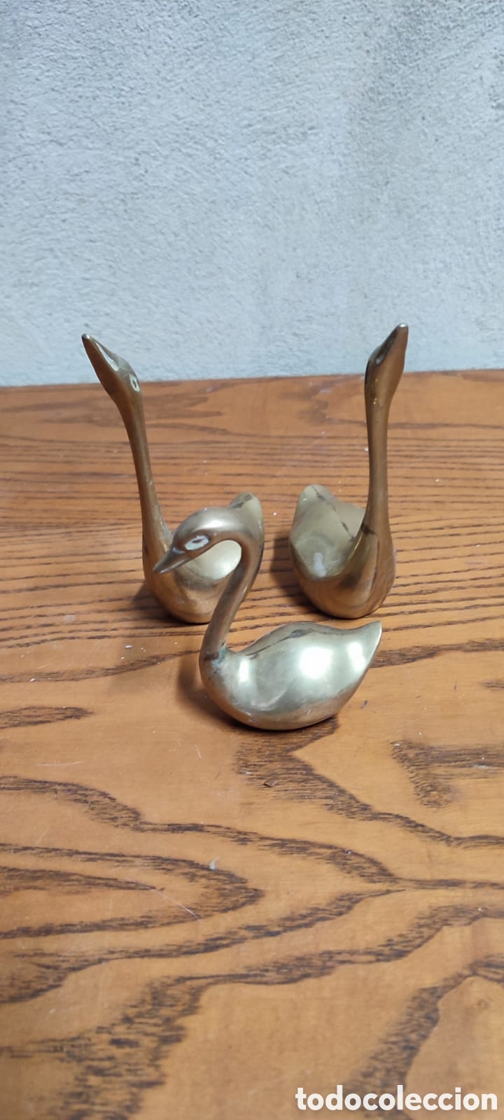 Vintage: Familia de tres cisnes de lat&oacute;n.