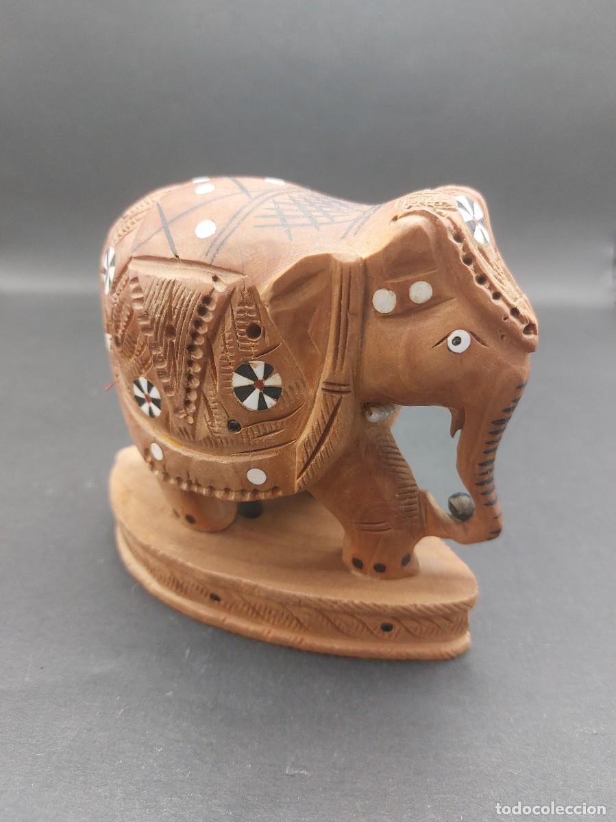 Vintage: ELEFANTE DE MADERA HECHO A MANO CON INCRUSTACIONES - Foto 2
