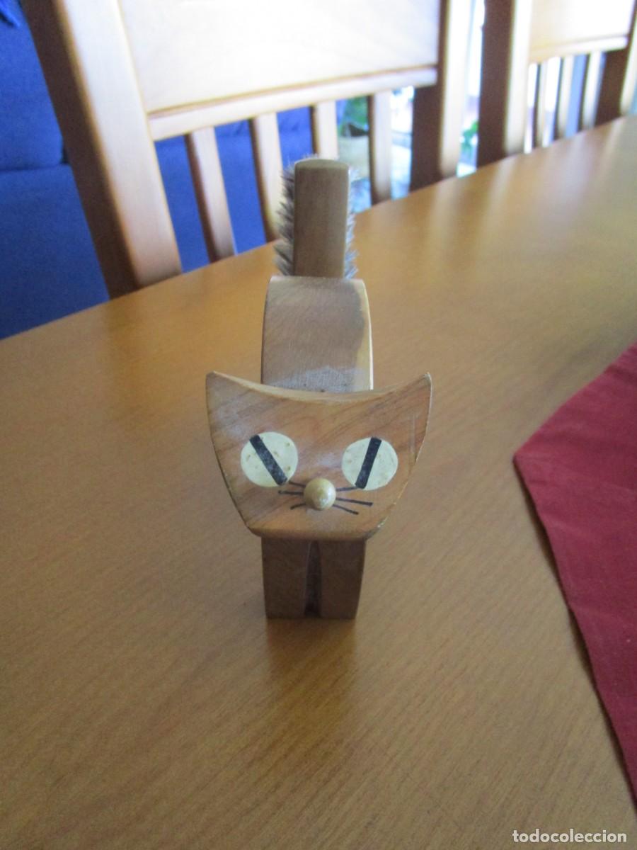 Vintage: ORIGINAL CEPILLO DE MADERA PARA LA ROPA, CON FORMA DE GATO - Foto 6