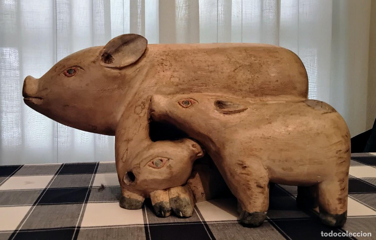 Vintage: GRUPO DE CERDOS EN MADERA TALLADA - Foto 1
