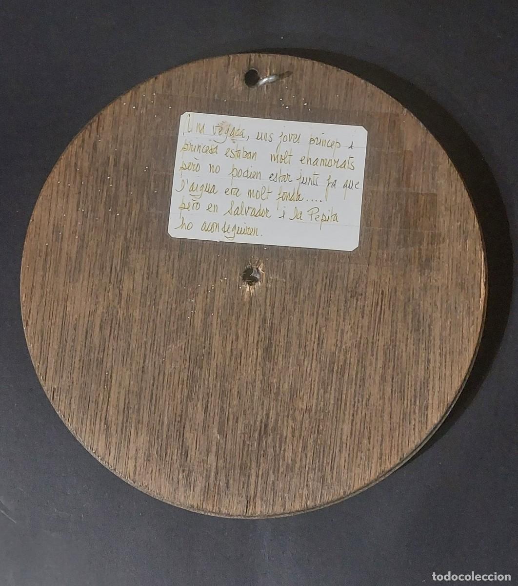 Vintage: CUADRO DE MADERA CON UNA HISTORIA EN PELTRE - Foto 3