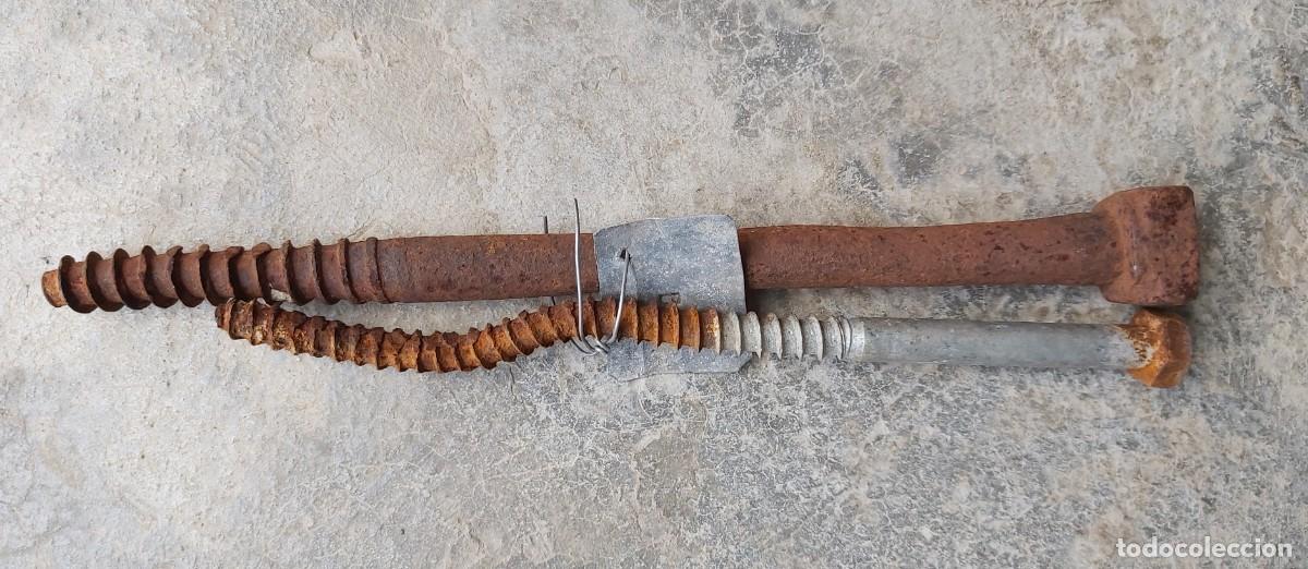 Vintage: 2 tornillos rosca madera - Foto 1