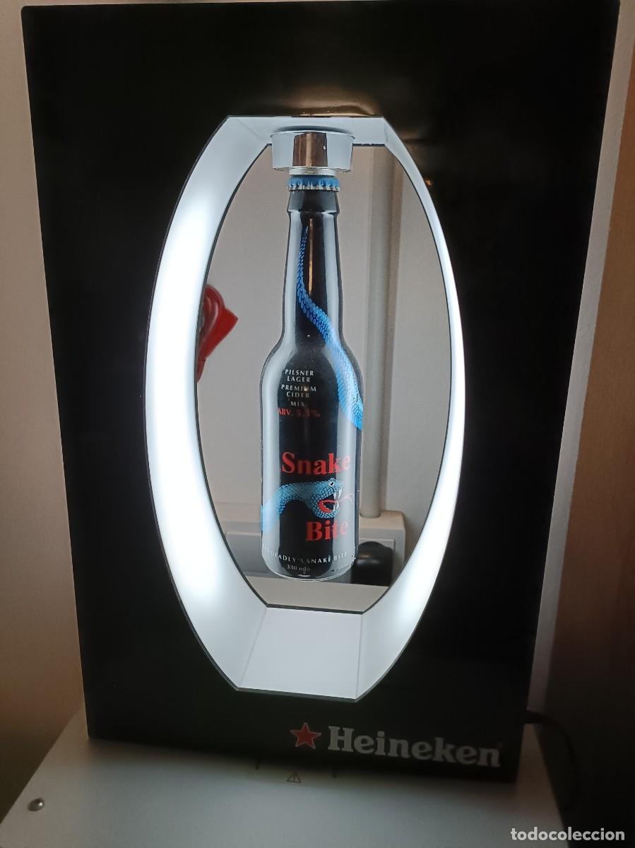 Vintage: Expositor vintage para botella con im&aacute;n y luz