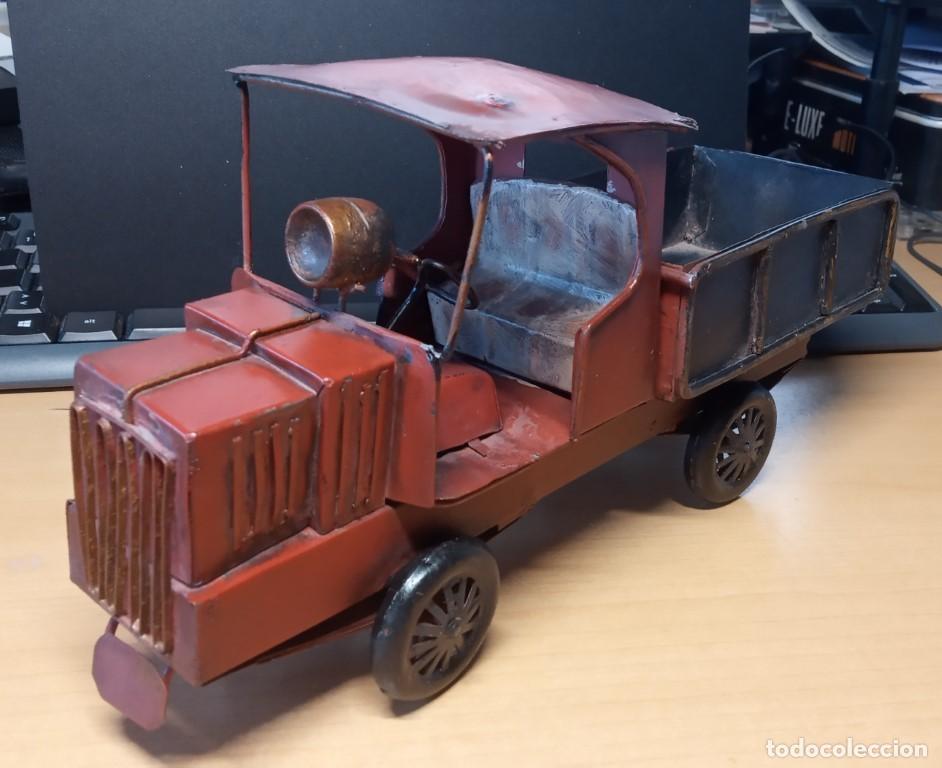 Vintage: Camion antiguo de hojalata - Foto 1