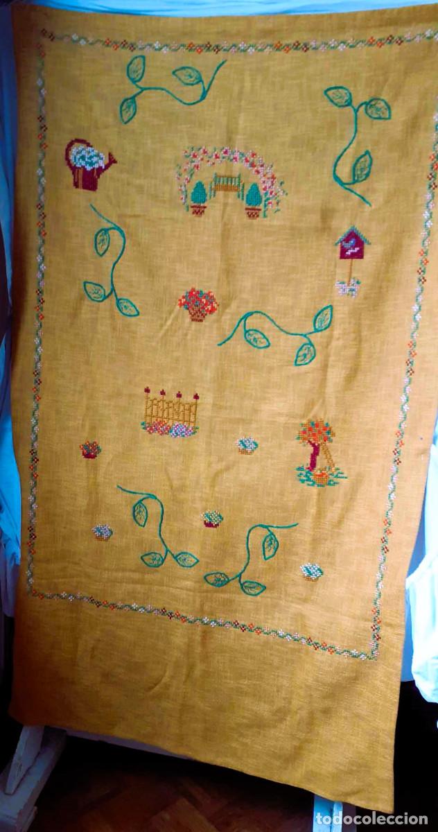 Vintage: Pa&ntilde;o algodon bordado 142 cm x 82 cm - Foto 4