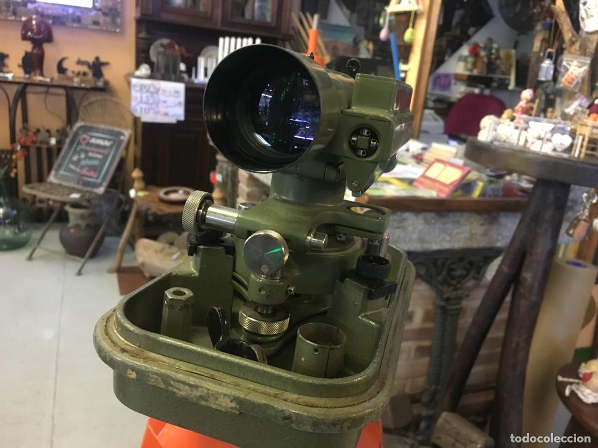 Vintage: Nivel Wild Nk2, Tr&iacute;pode Wild y Regla de topograf&iacute;a. - Foto 1