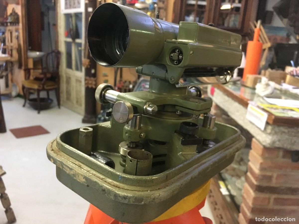 Vintage: Nivel Wild Nk2, Tr&iacute;pode Wild y Regla de topograf&iacute;a. - Foto 2