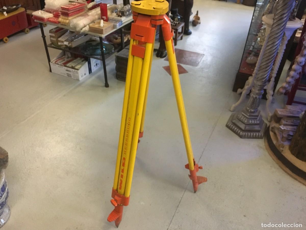 Vintage: Nivel Wild Nk2, Tr&iacute;pode Wild y Regla de topograf&iacute;a. - Foto 13