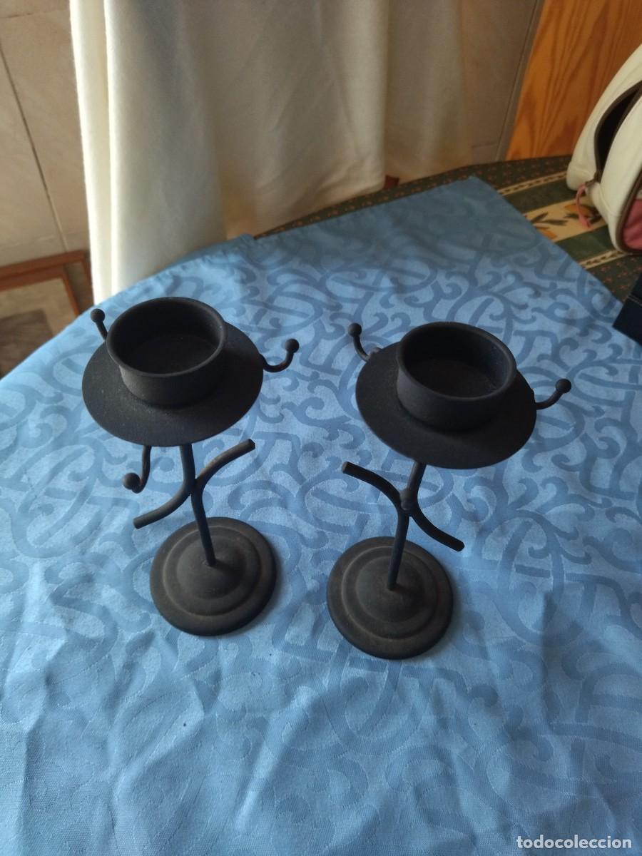 Vintage: Lote de 2 candelabros de forja. - Foto 3