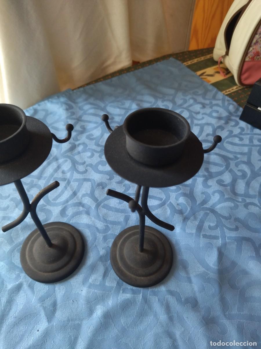 Vintage: Lote de 2 candelabros de forja. - Foto 4