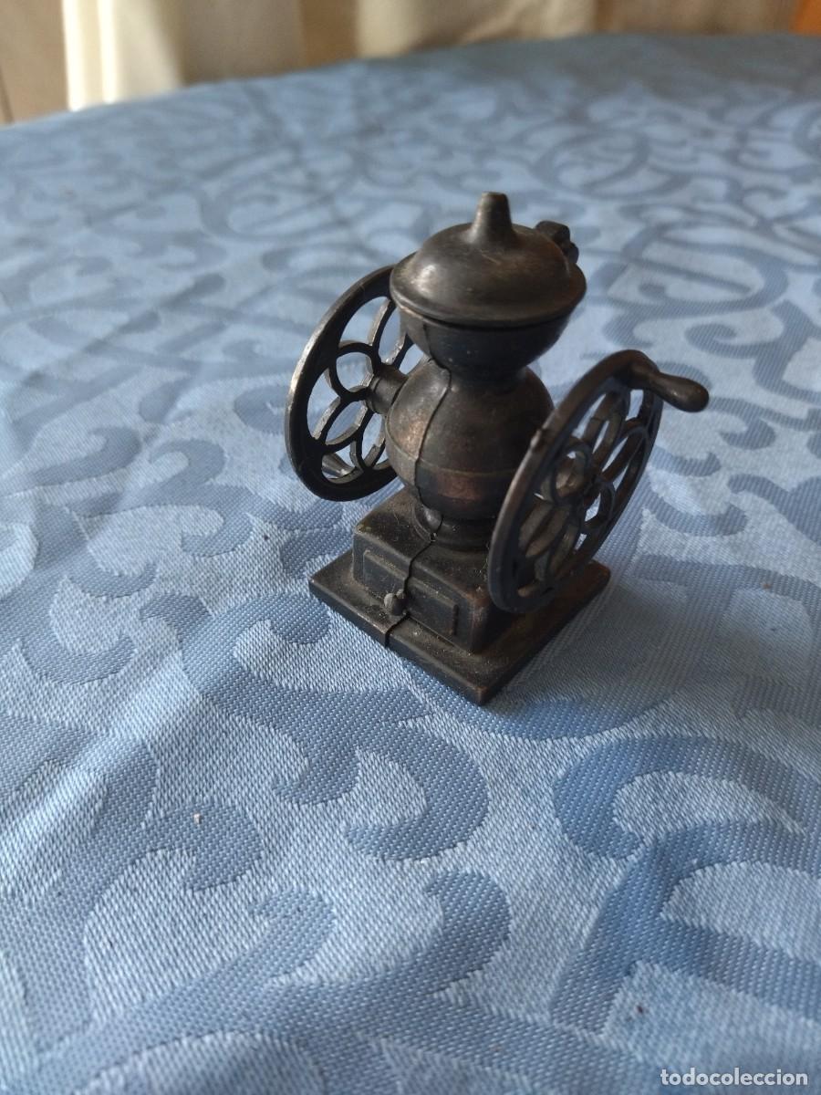 Vintage: sacapuntas molinillo de caf&eacute; antiguo. - Foto 1