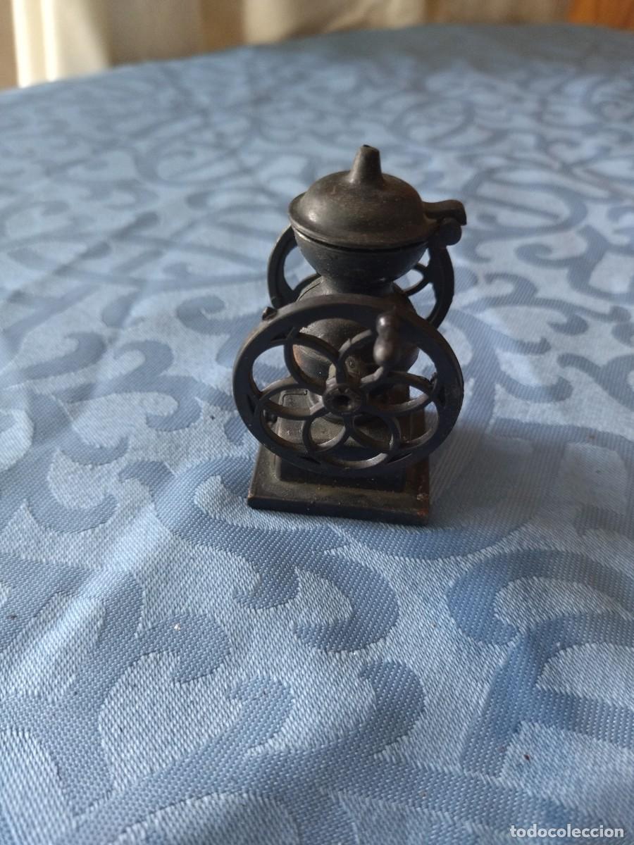 Vintage: sacapuntas molinillo de caf&eacute; antiguo. - Foto 2