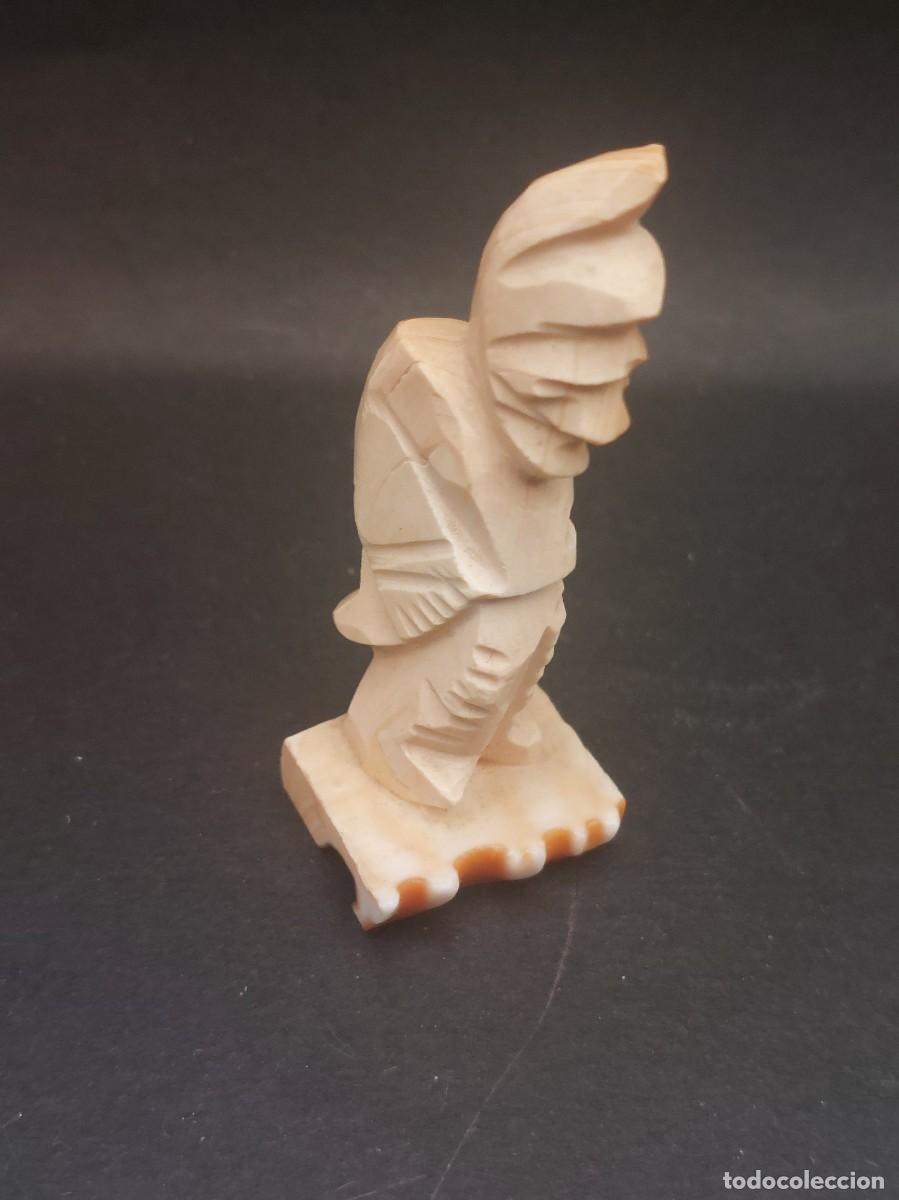 Vintage: FIGURA DE SACERDOTE AZTECA DE UN FRAGMENTO DE CONCHA