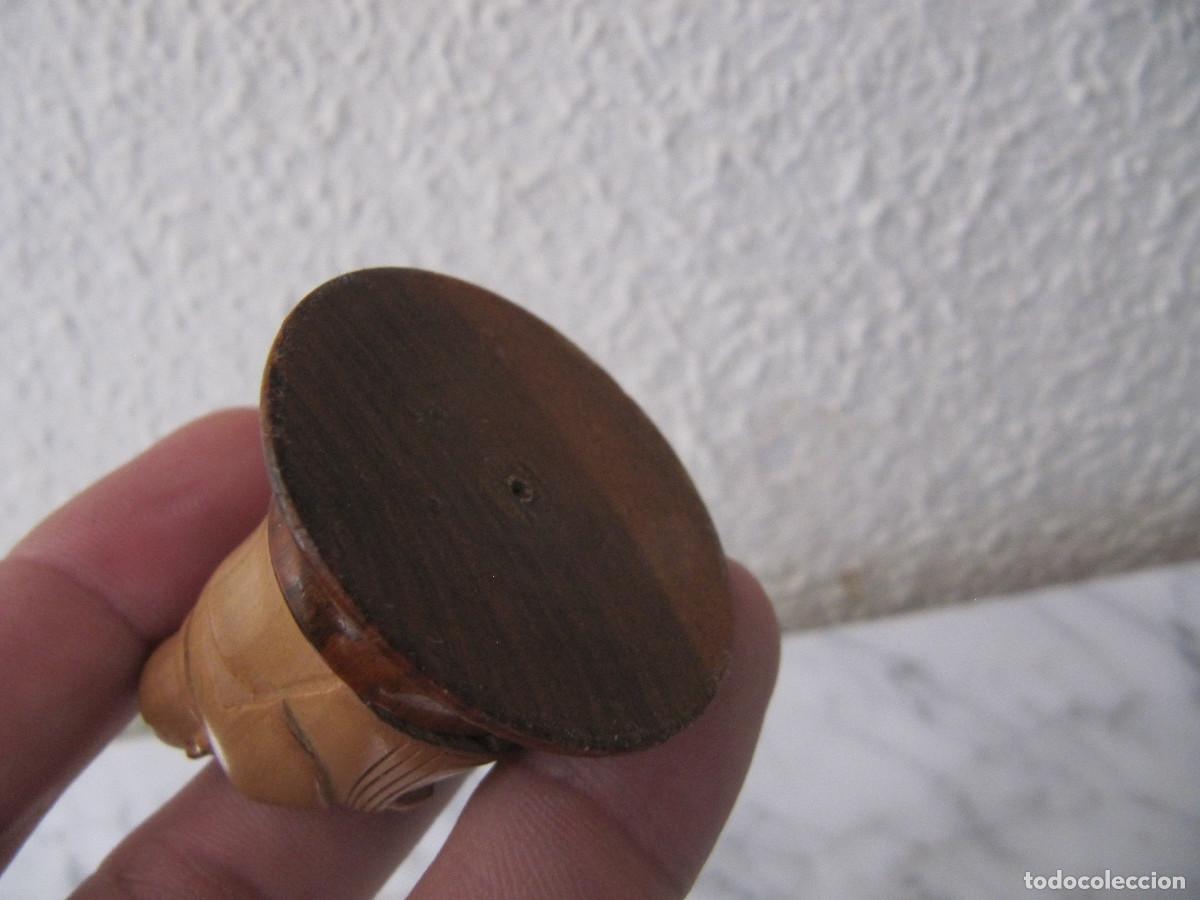 Vintage: ANTIGUO BUDA DE PLASTICO CON PEANA DE MADERA - Foto 5