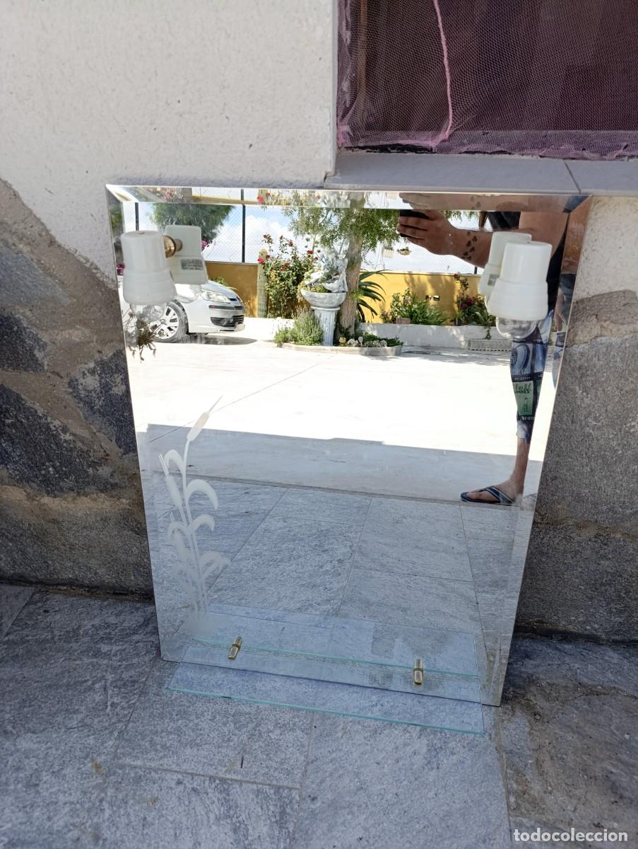 Vintage: Espejo de ba&ntilde;o de cristal biselado con balda - Foto 1