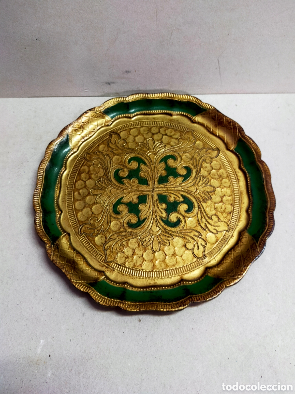 Vintage: PLATO FLORENTINO ITALIANO. MADE IN ITALY. VERDE Y DORADO.