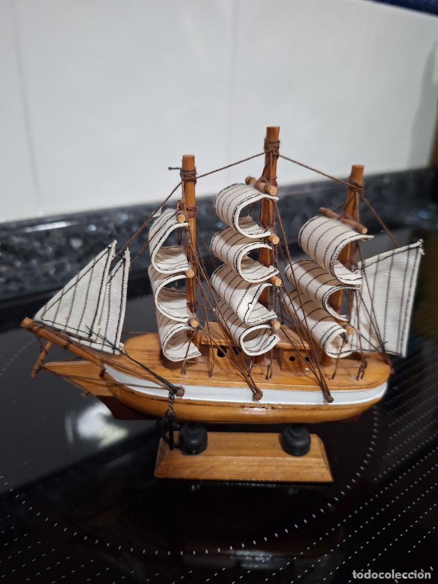 Vintage: Barco con velas de madera . - Foto 2