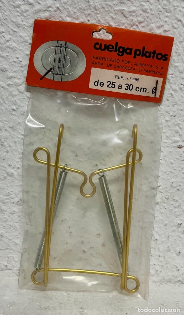 Vintage: CUELGA PLATOS SOPORTE EXTENSIBLE PARA COLGAR BANDEJAS O PLATOS DE 25 A 30 CM. &iexcl;&iexcl;NUEVO!! A&Ntilde;OS 60.