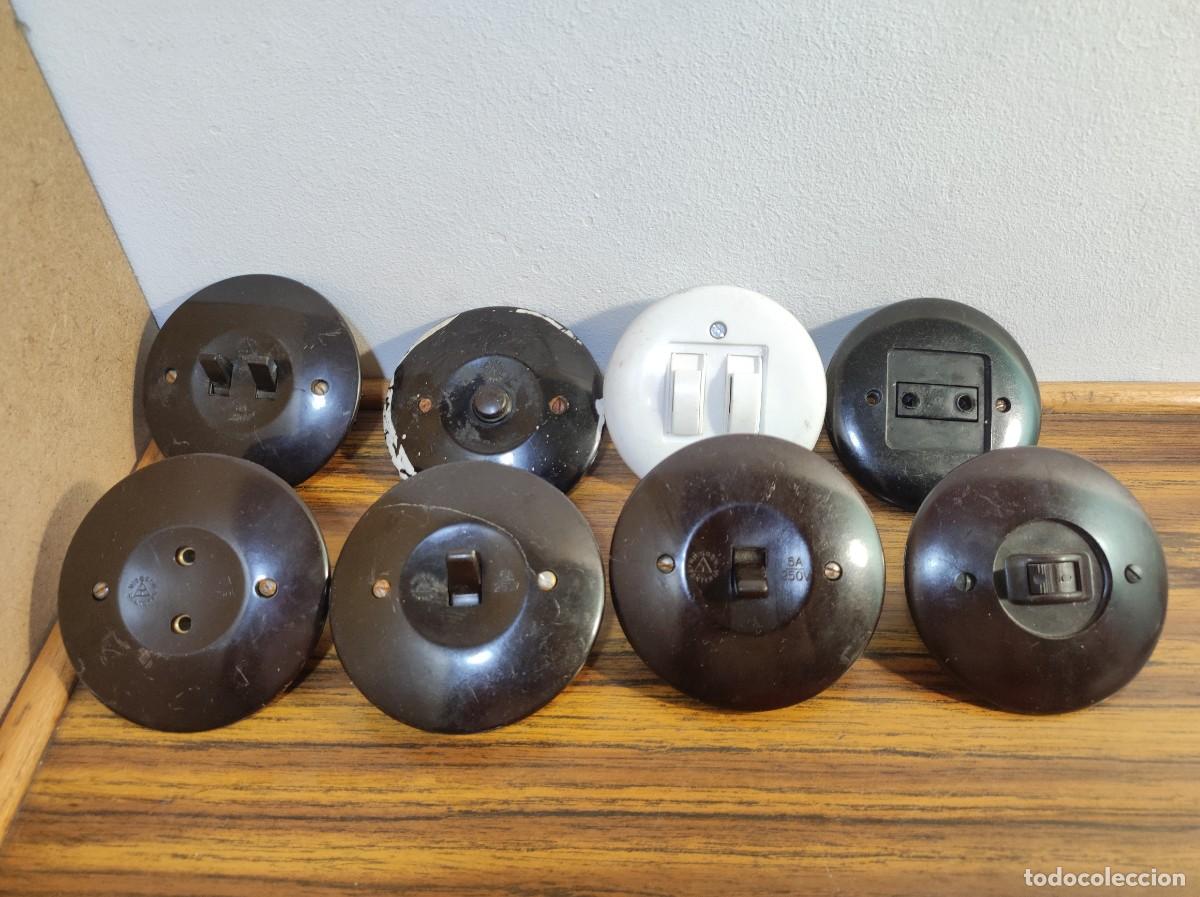 Vintage: Lote de enchufes, interruptores de baquelita marca NIESSEN RENTERIA