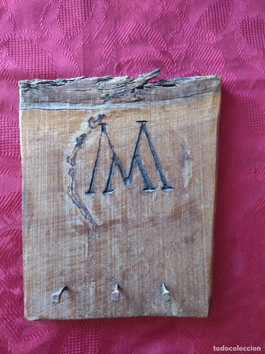 Vintage: Original perchero demadera de roble, con la letra M Pirograbada. - Foto 3