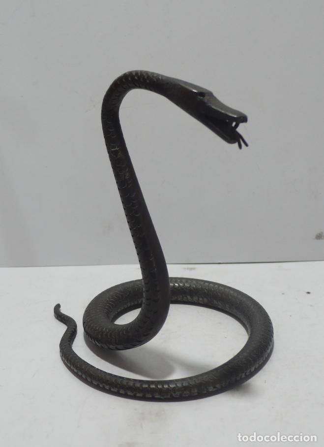 Vintage: PEQUE&Ntilde;A SERPIENTE EN METAL - Foto 1