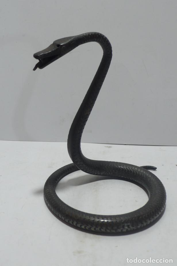 Vintage: PEQUE&Ntilde;A SERPIENTE EN METAL - Foto 2