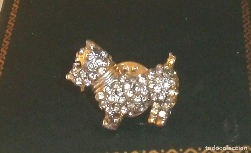 Vintage: broche pin perro de metal con cristalitos brillantes