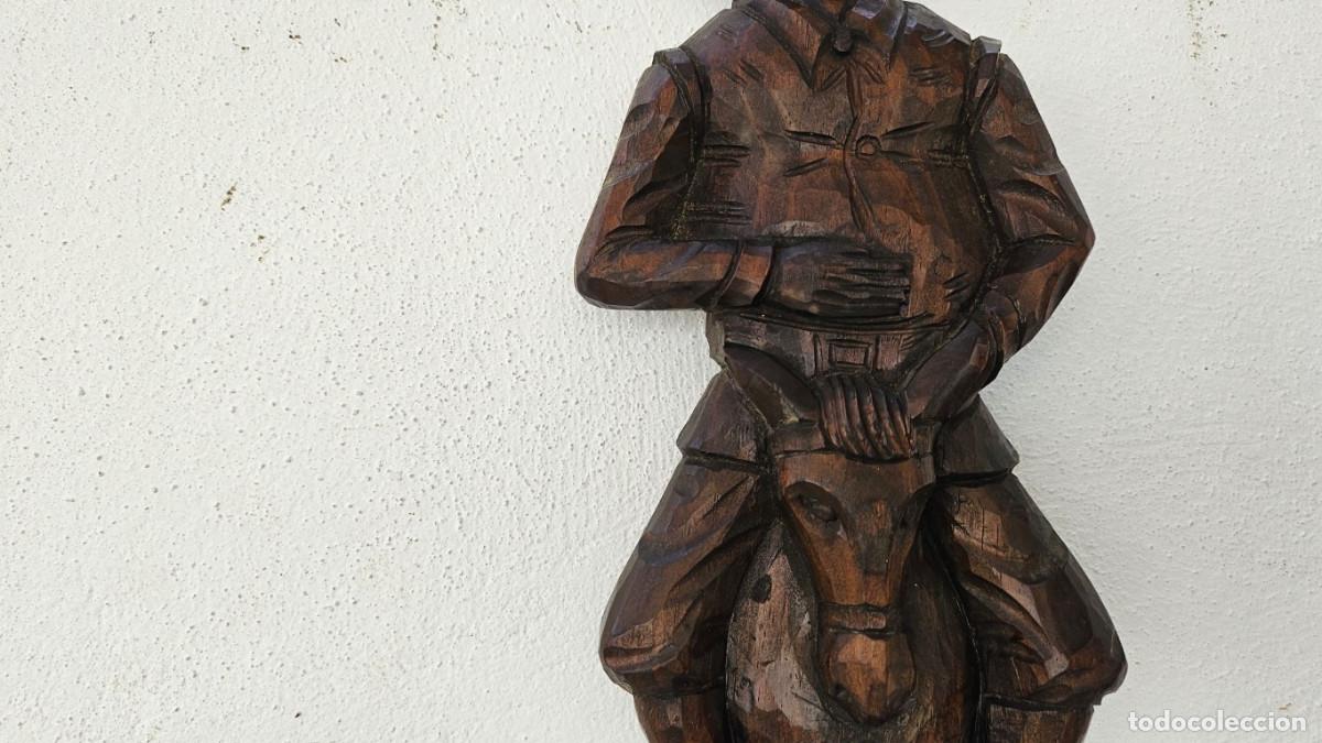 Vintage: figura tallada en madera - Foto 3