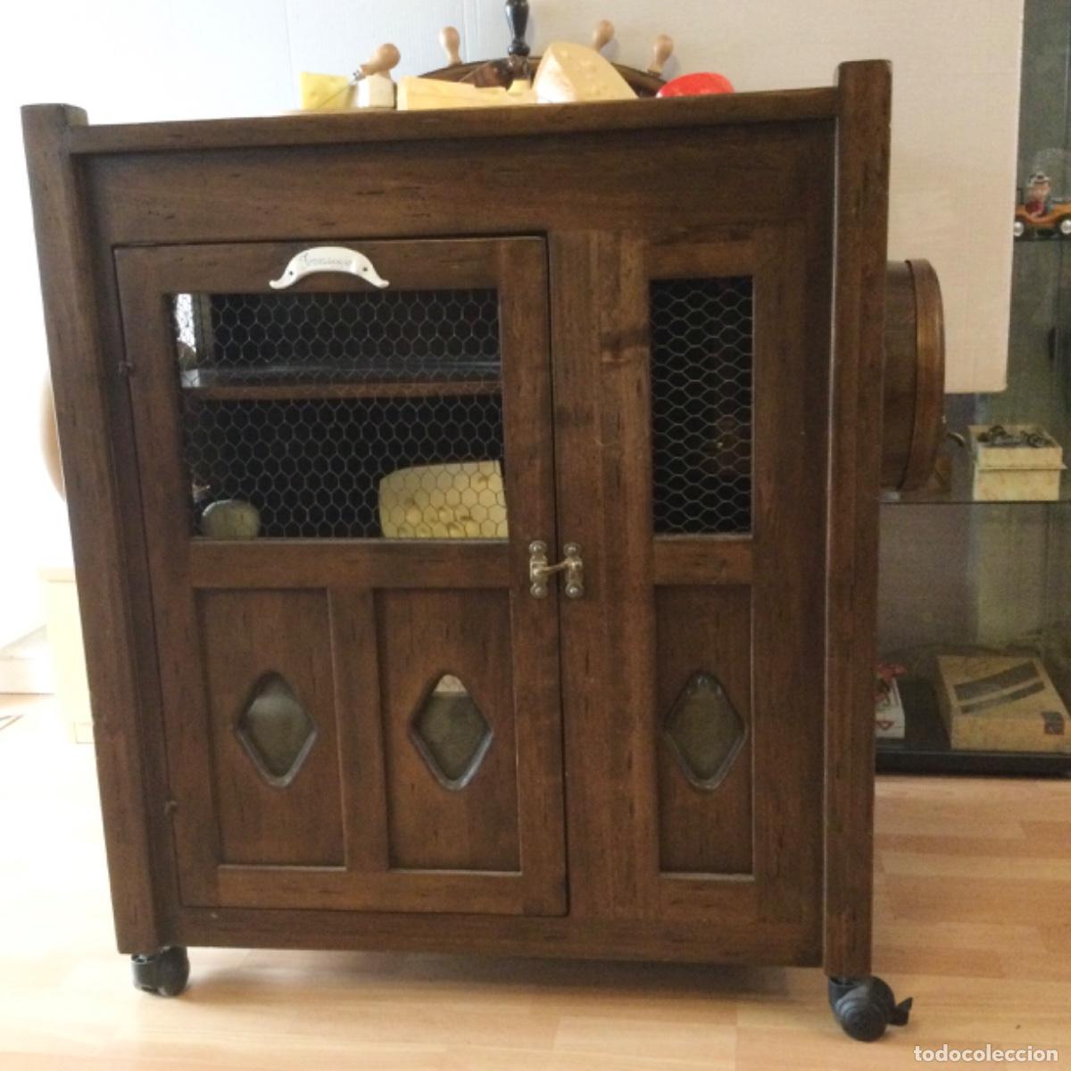 Vintage: Mueble de Quesos y vinos. Madera de raiz. MASSIMO MAGGI. Nuevo.