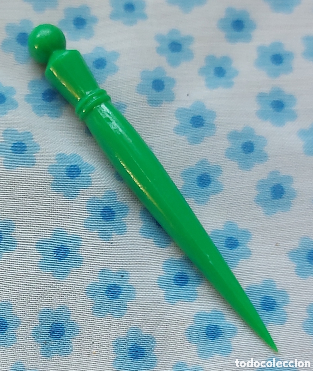 Vintage: Punzon de plastico a&ntilde;os 70 - Foto 1