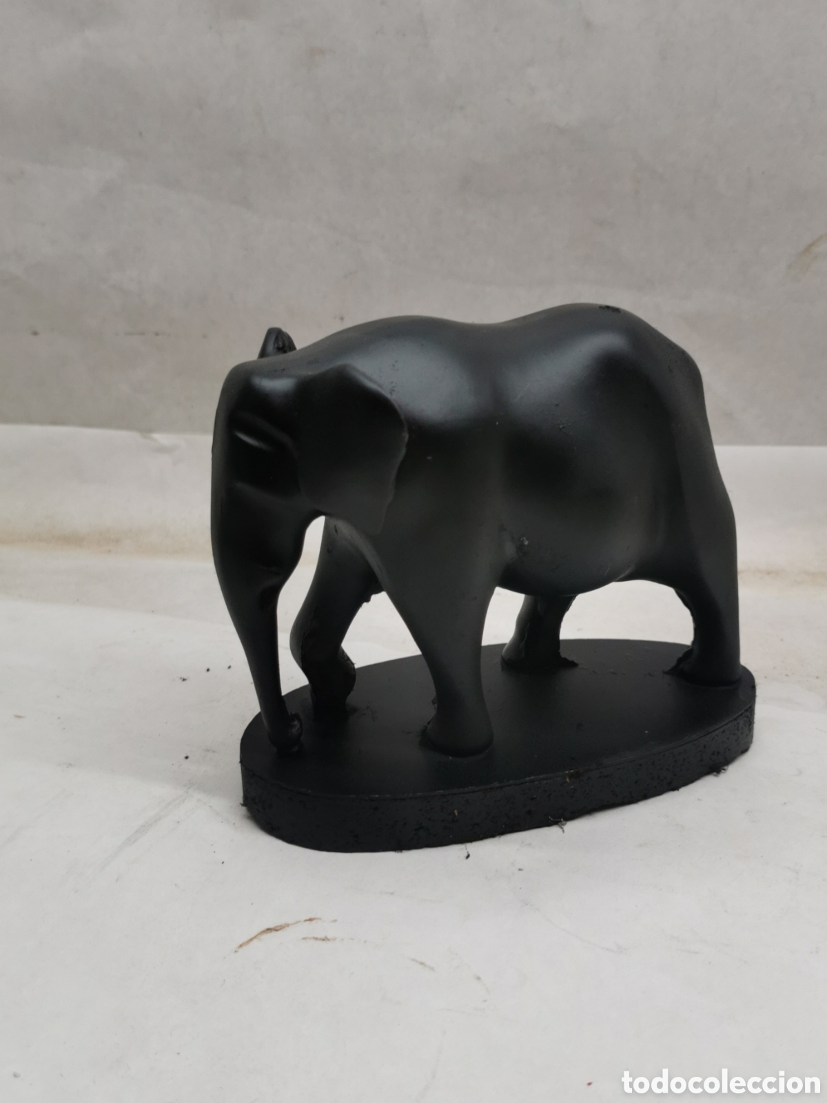 Vintage: elefante resina sobre peana