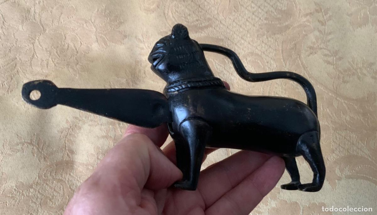 Vintage: ANTIGUO CANDADO BRONCE LE&Oacute;N - Foto 9