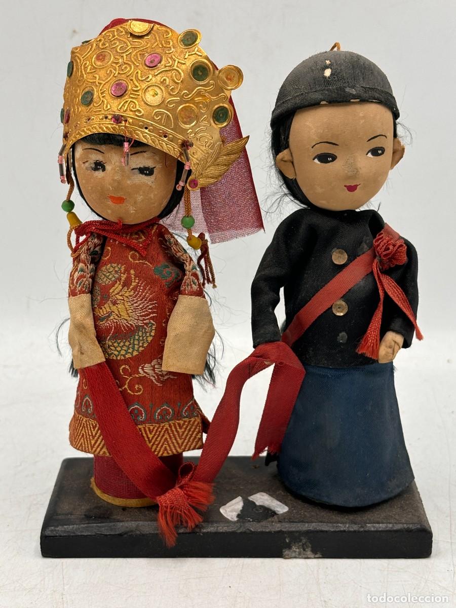 Vintage: ADORNO VINTAGE. FIGURA PAREJA DE CHINOS CON BASE DE MADERA. VER FOTOS