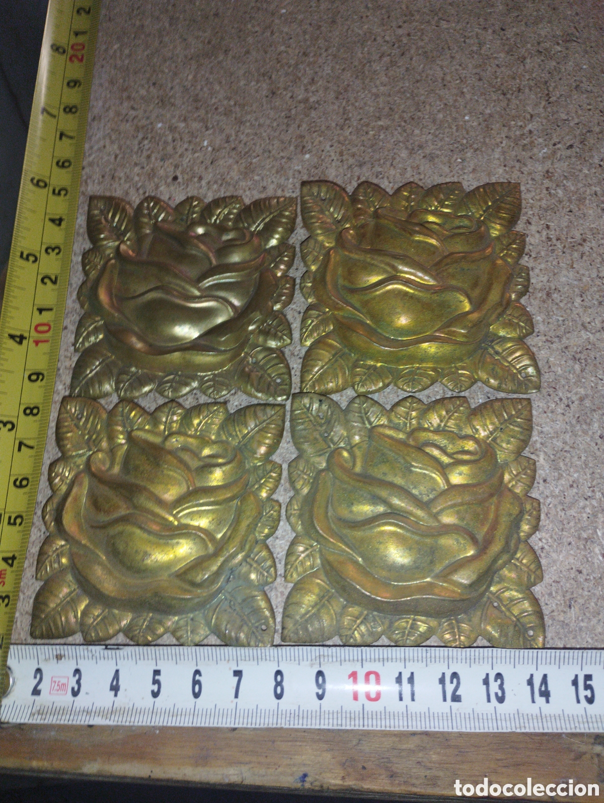 Vintage: Lote de 4 embellecedores de metal en forma de rosa