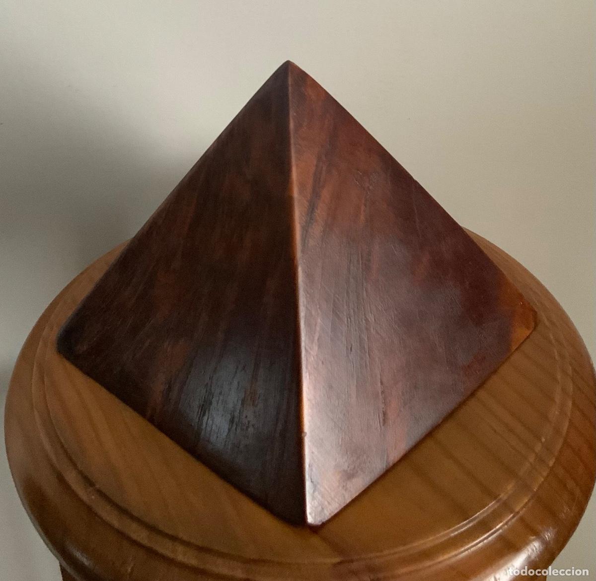 Vintage: PIR&Aacute;MIDE MADERA RAIZ DE TUYA - Foto 3