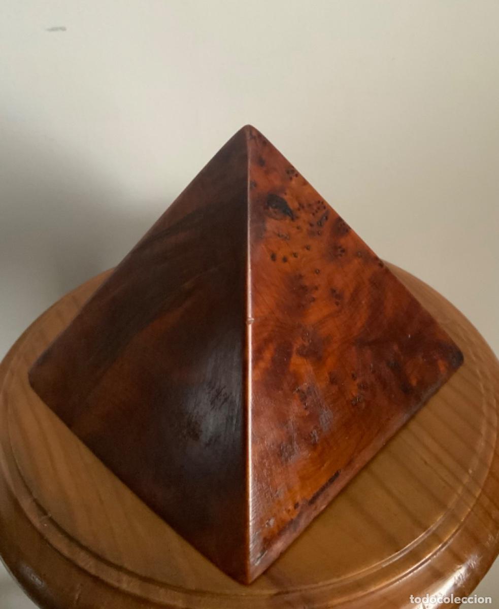 Vintage: PIR&Aacute;MIDE MADERA RAIZ DE TUYA - Foto 9